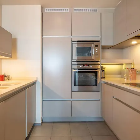 Wonderful 3br With Sublime Seaviews Апартаменти