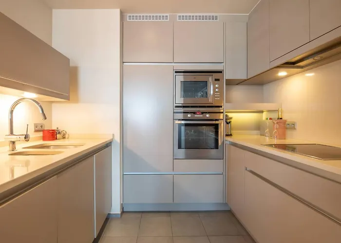 Wonderful 3br With Sublime Seaviews アパート